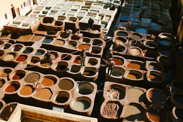 fes tanneries people making tan